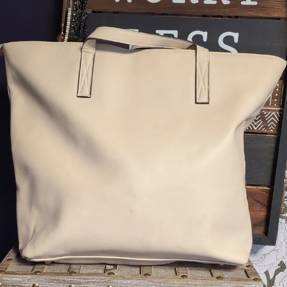 Classic Beige Tote with Rose Gold Metallic Accents - Picture 6 of 14